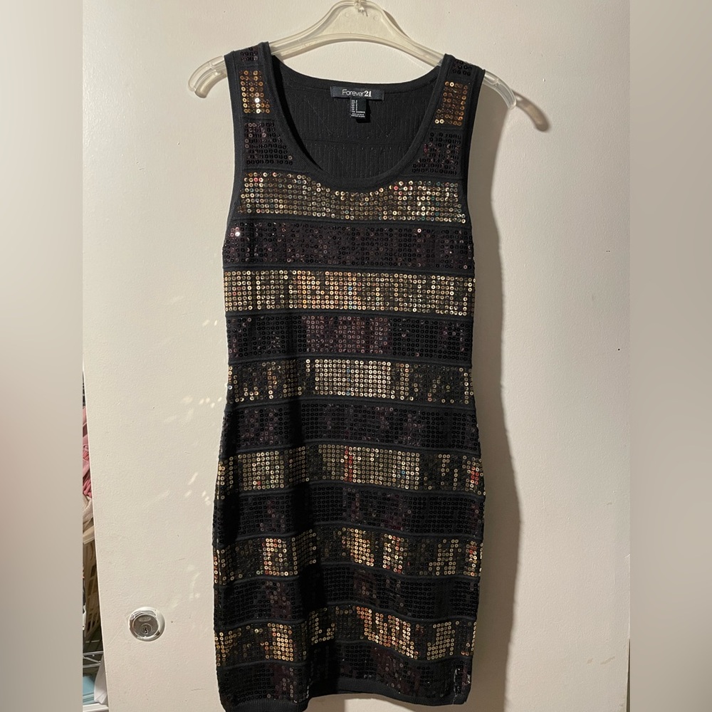 Forever 21 Black and Gold Sequin Dress S